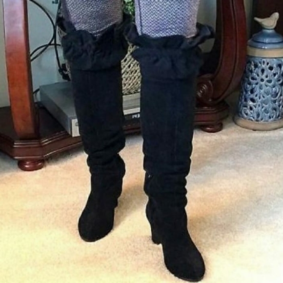 Libby Edelman Suede Ruffled Charisma Boot - Picture 2 of 4